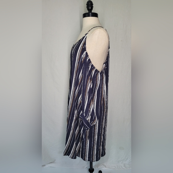 NWT - Soprano Womens Black White Striped Cold Shoulder Blouse, Sz XL - Picture 5 of 13